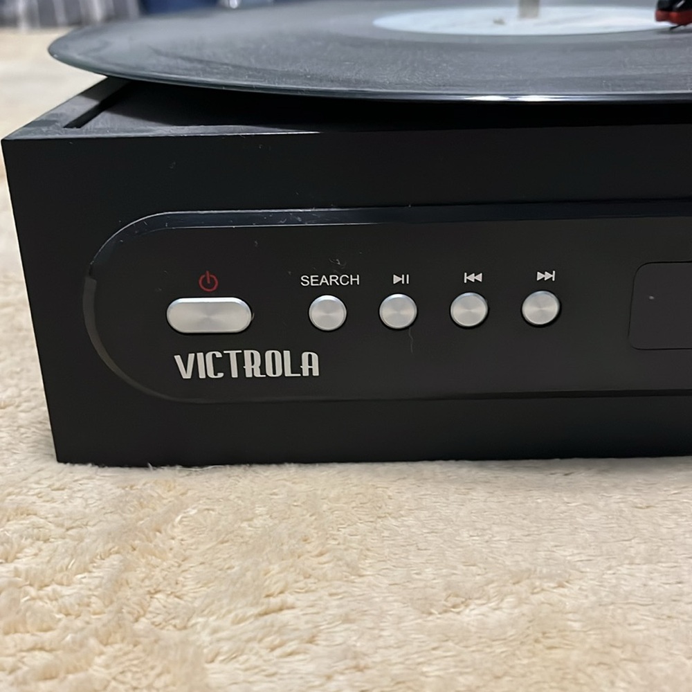 Record player - Picture 2 of 6